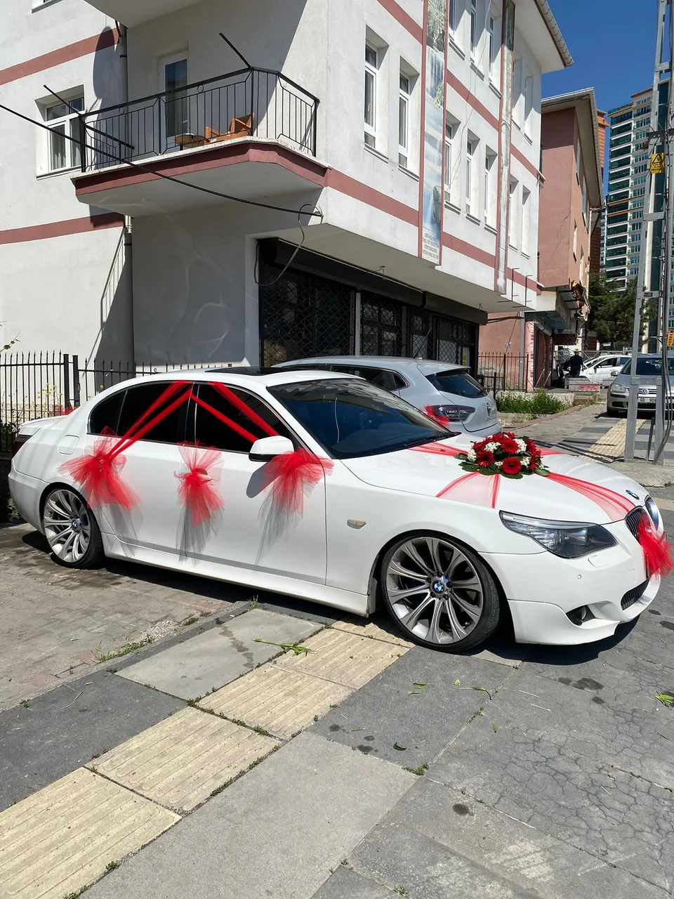 Ankara Yenimahalle gelin arabası çiçek ve tül süsleme